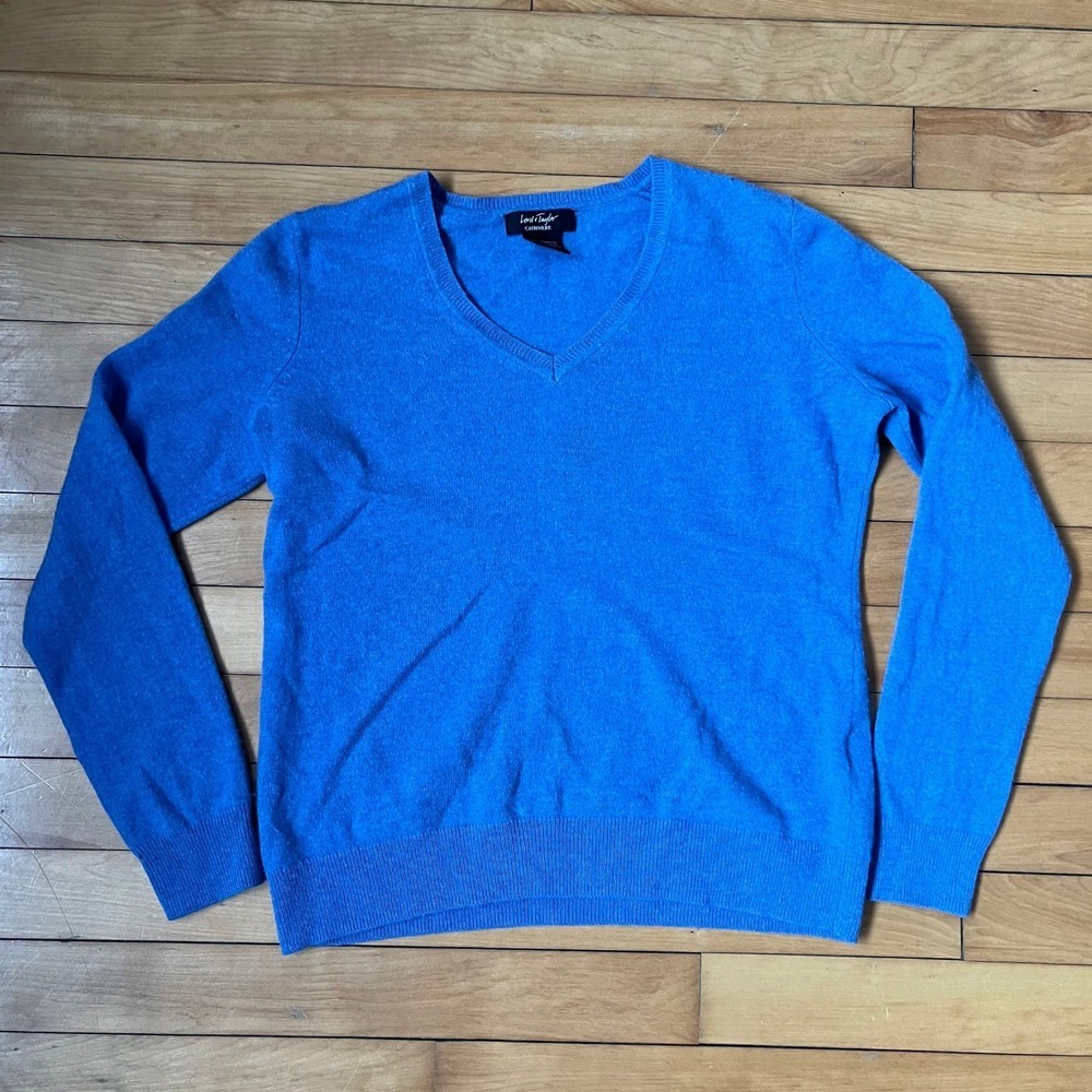 Lord & Taylor Cashmere Sweater Womens Large Blue V-Neck Long Sleeve Pullover